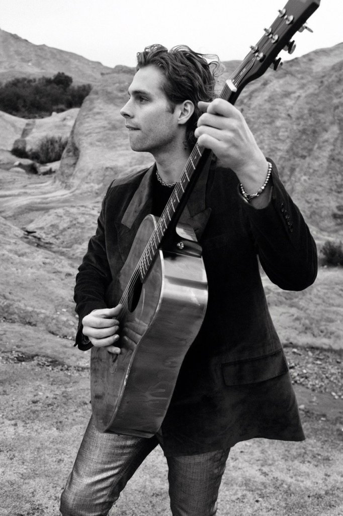 Luke Hemmings.
