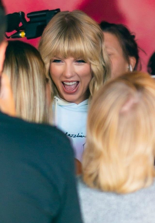 Taylor swift.