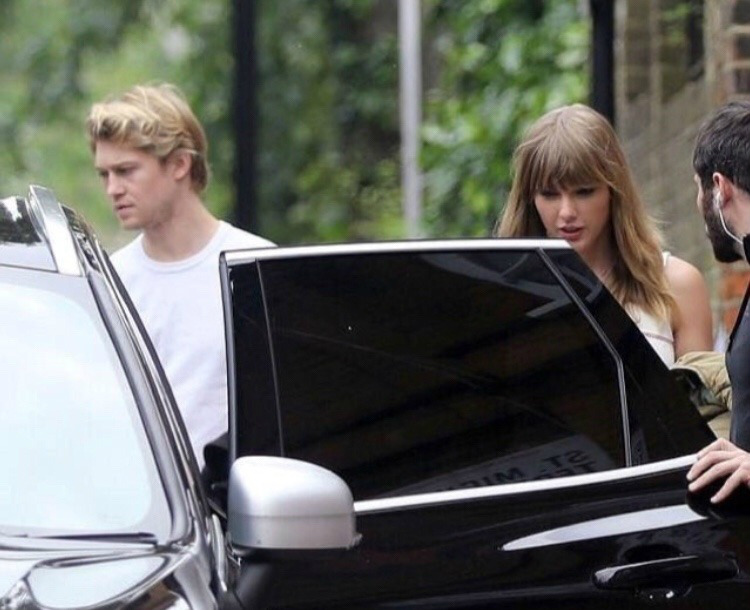 Taylor Swift.