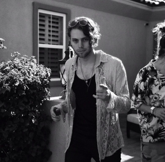 Luke Hemmings.