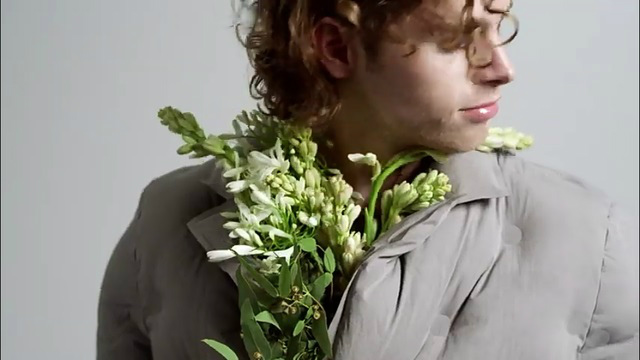 Luke Hemmings.