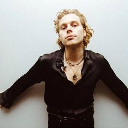 Luke Hemmings.