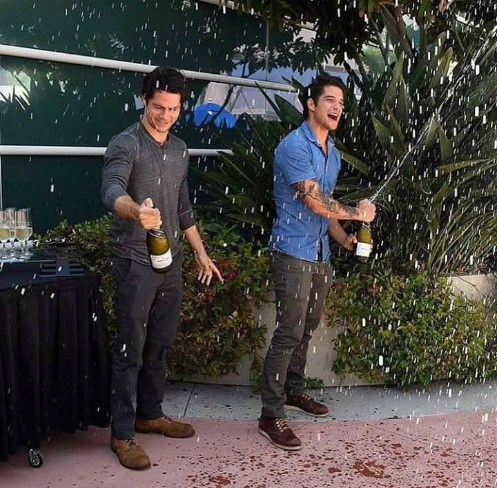 Tyler i Dylan.
