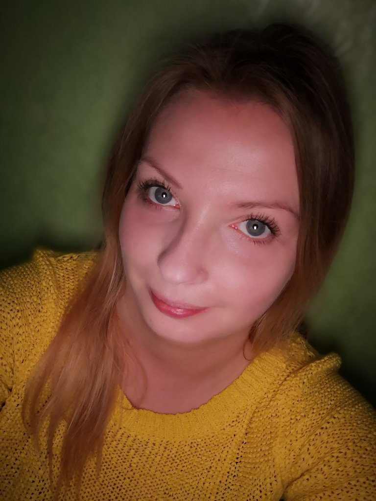 Bezradno, bezsilno, bezczynn