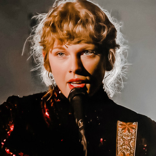 Taylor Swift.