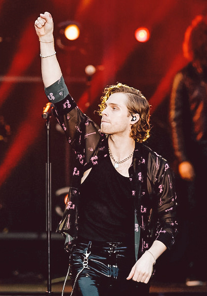 Luke Hemmings.