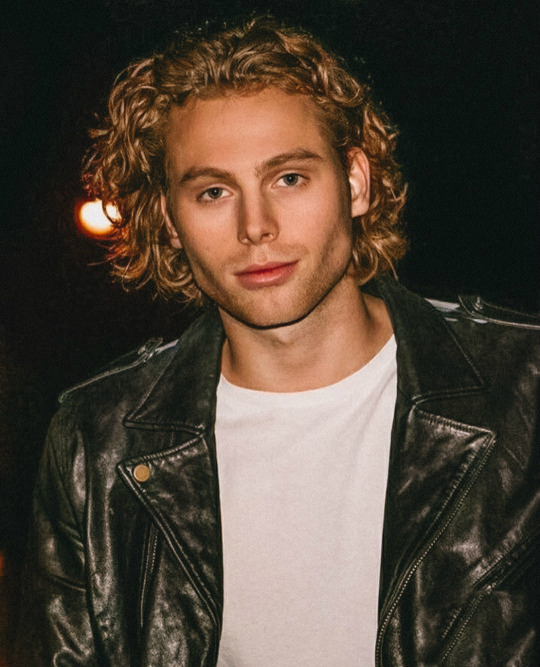 Luke Hemmings.