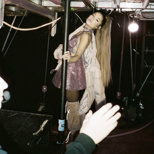 Ariana Grande.
