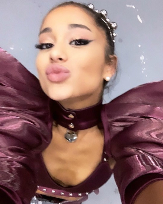 Ariana Grande.
