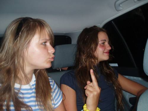 27.05.06   kasia & lorena..