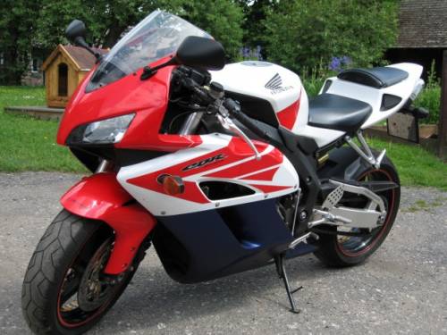 MOJA =)) HONDA CBR 1000 RR 