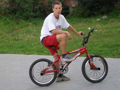 czerwony bmx