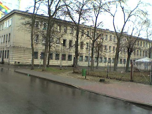 Za Drzewami Stoi Blok : ]