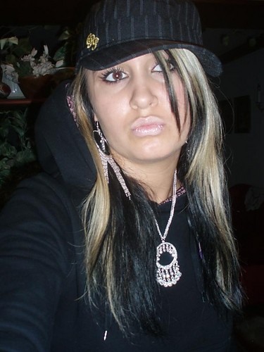 GanGsta Girl..  he 