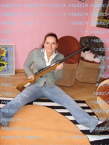 /Bde strzela...