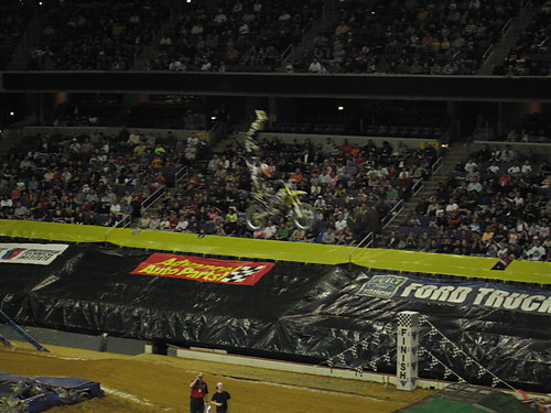 Monster truck ciag dalszy:D