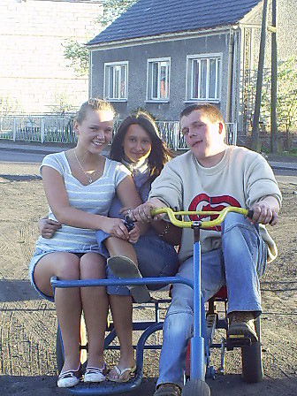 ^^^^^ RoWeReK ?????^^^^^