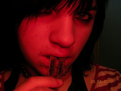 Razorblade kiss