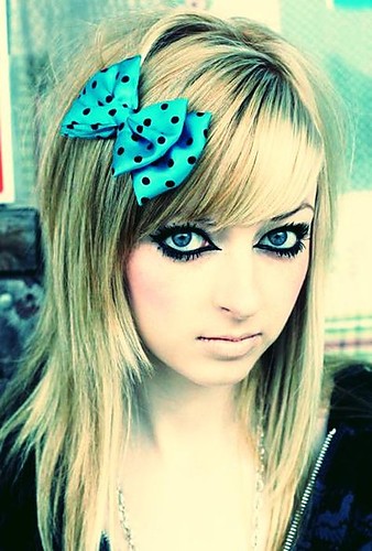 blue bow.