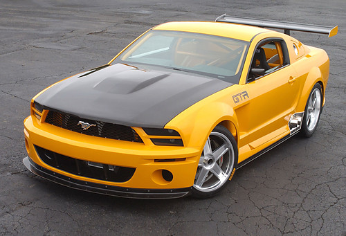 FORD MUSTANG GT