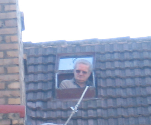Snajper na dachu...