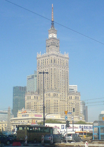 w cieniu PKiN