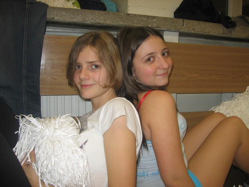 Z Monisi ;**