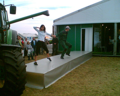 Pokaz Mody JOHN DEERE