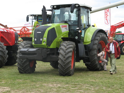                       Claas