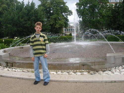 Tomu KOX
