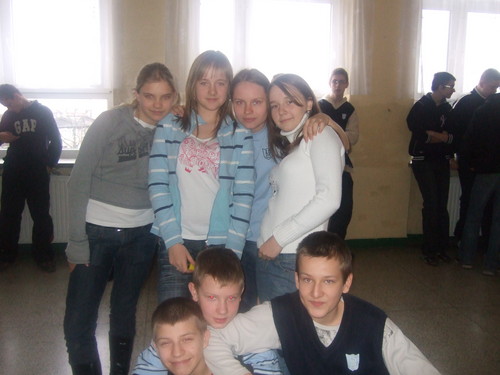 z nimi ;*