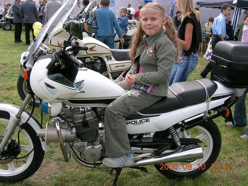 hm......... te motory policyjne.