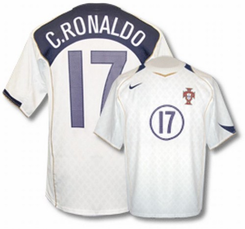 17 ;)  nr Ronaldo