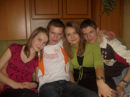 OsiemNAstKA KOzY:*