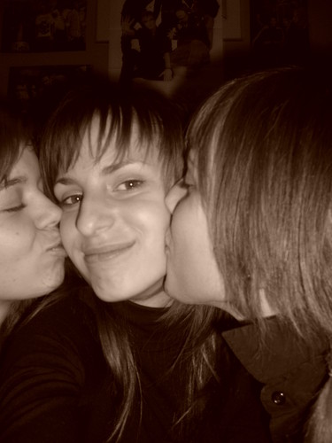 na pocztek tak caunie..:*