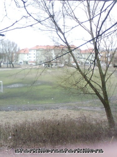 Boisko i nowe Budynki 