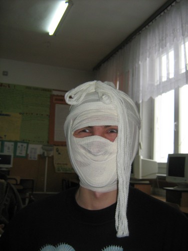 hehe zgadnijcie kto ja jestem???