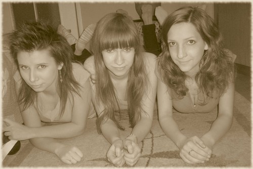 efka&ola&monika
