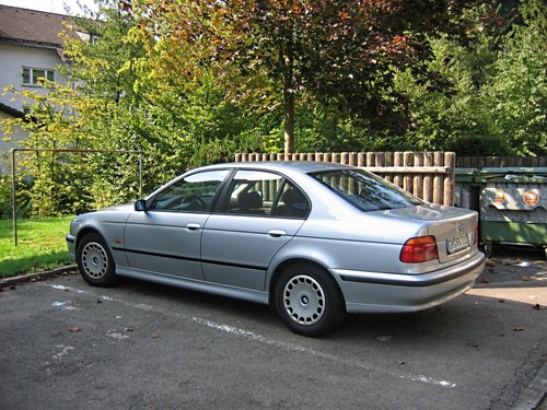 BMW-523 i