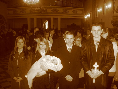 Kolejna fotka z chrztu Lenusi...