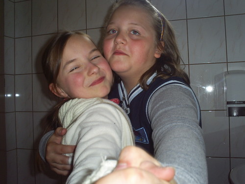 ania & sara k ....... :*