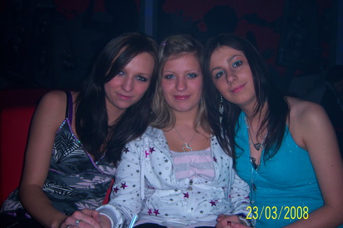 FRIENDS FOREVER:)))):**