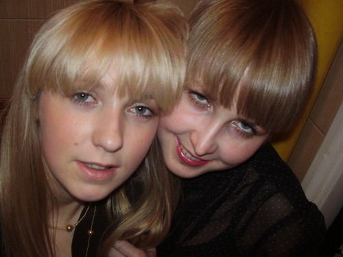 It`s me with my sister Ann ;-)