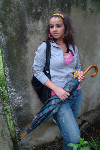 Ania :)))