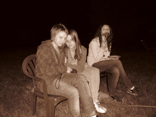 Ognisko: Ania,Ola,Ola