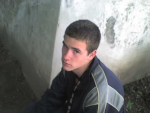 ManiU;-*