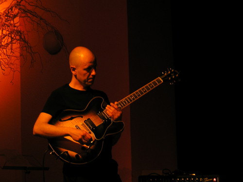 startujcy gitarzysta