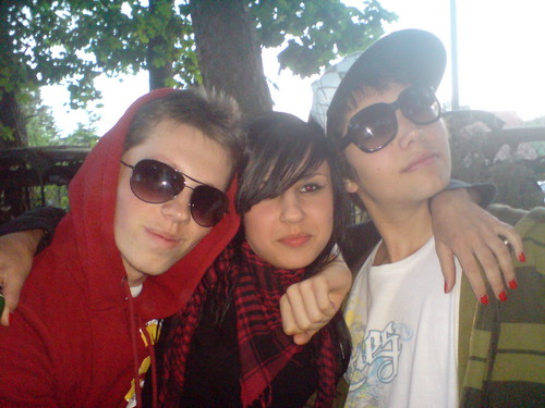 Maj biczes ; *