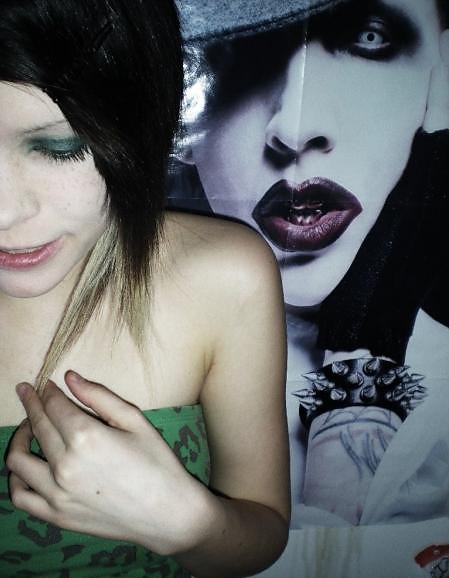 Laura Laura Laura < 33333