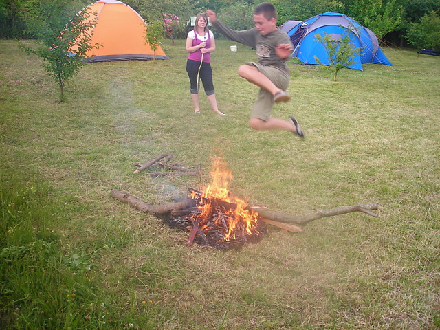 skok przez ogie